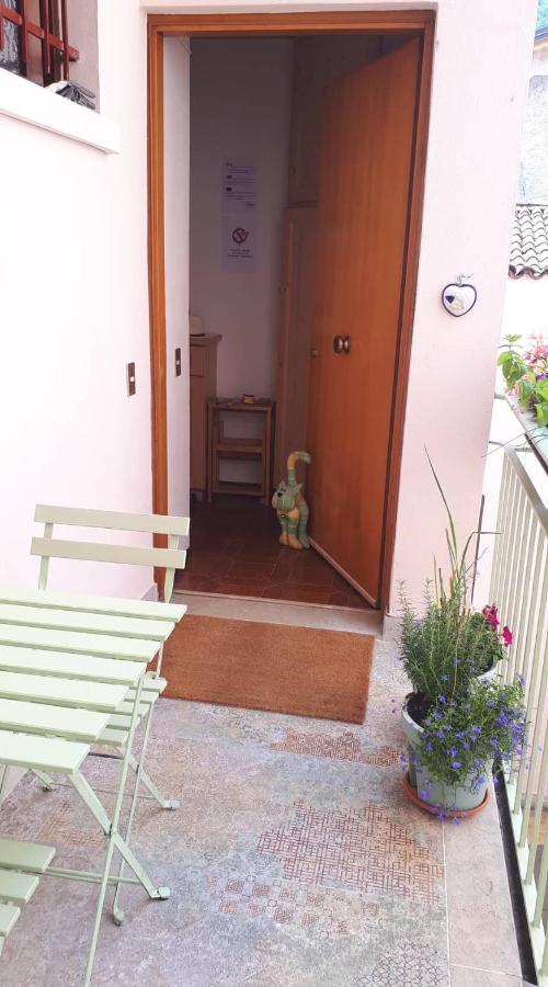 Schönes Altstadt-Apartment "Dolce Vita" Riva del Garda Exterior foto